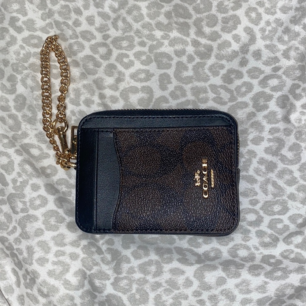 COACH Zip Card Case in Signature Case